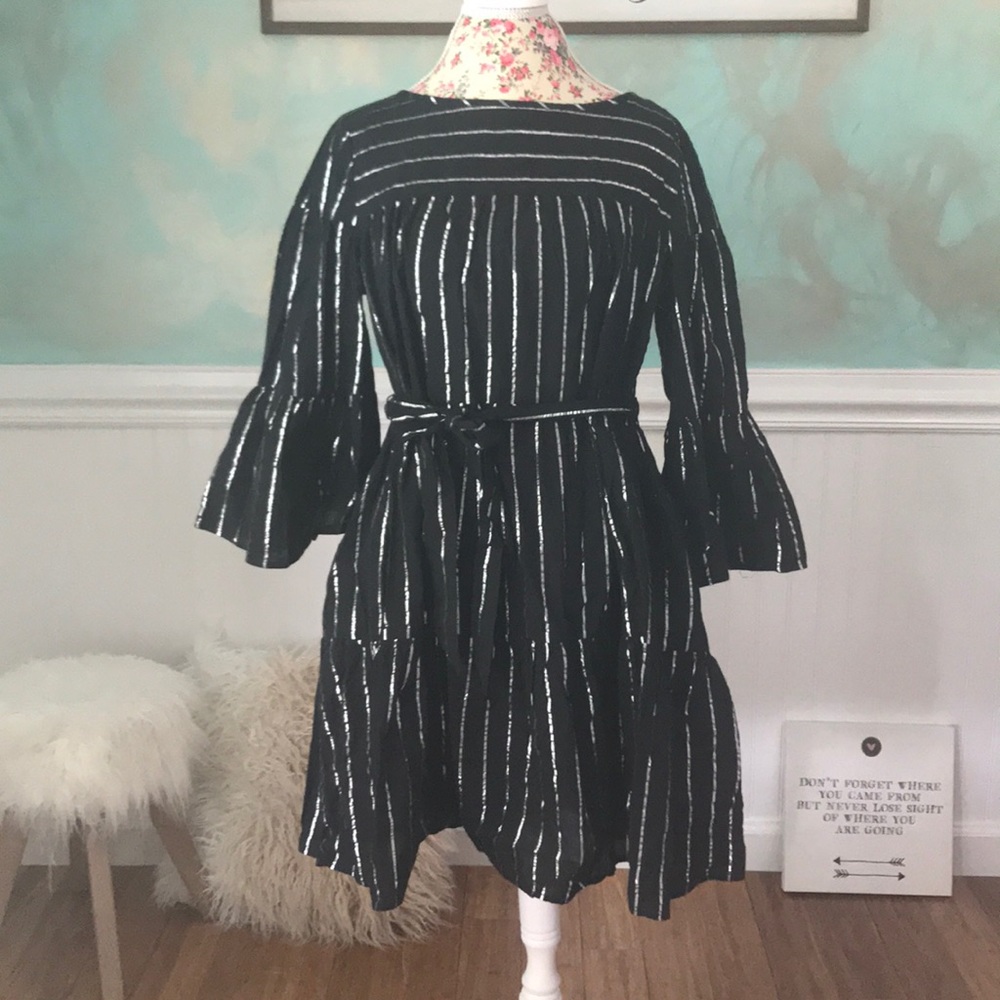 NWOT Black and Metallic GAP Dress Size M 🌟